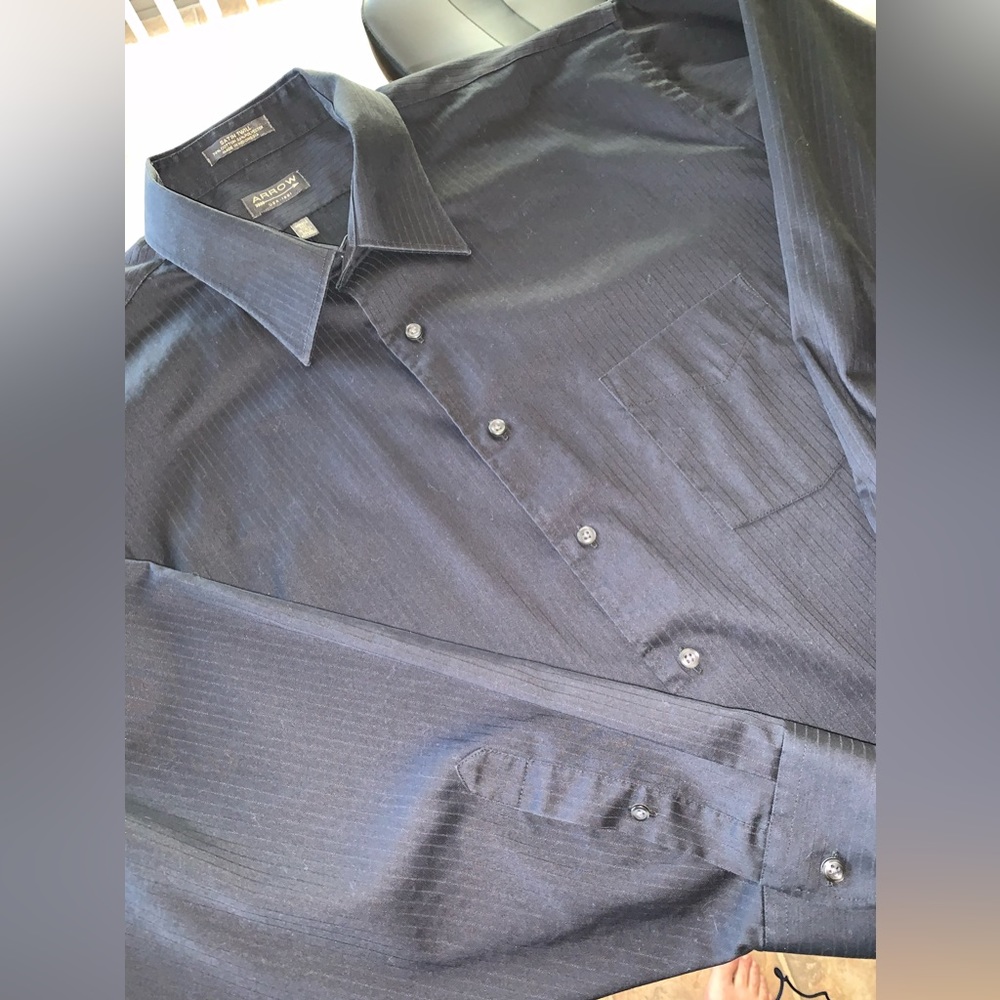 Men’s Arrow Satin Twill Black Button Down Dress Shirt